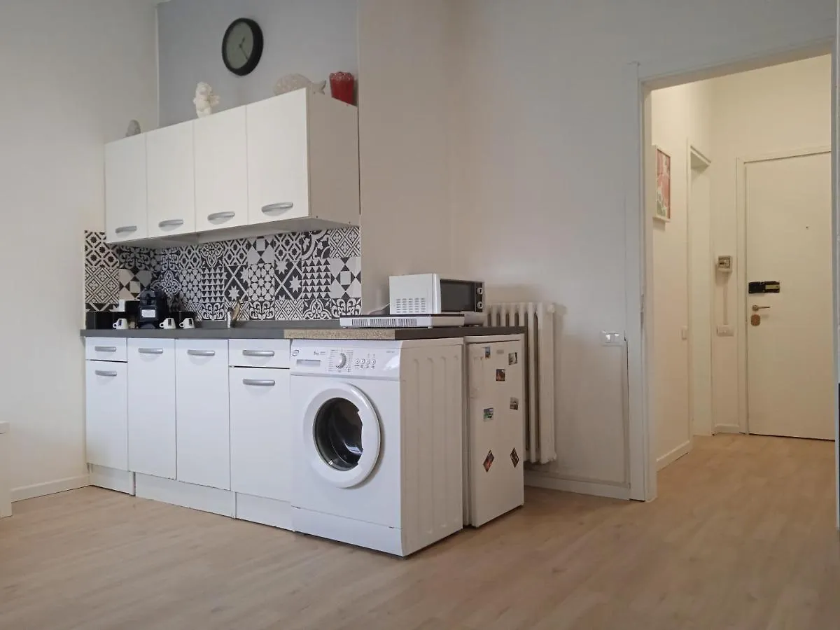 Apartment New Apartament Stazione Centrale Milan